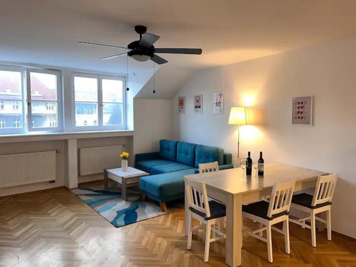 Modern In The Centre Apartment *